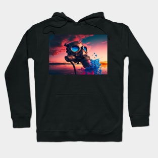 Cyberpunk Gasmask Artwork / Gasmask Splashing In Water Hoodie